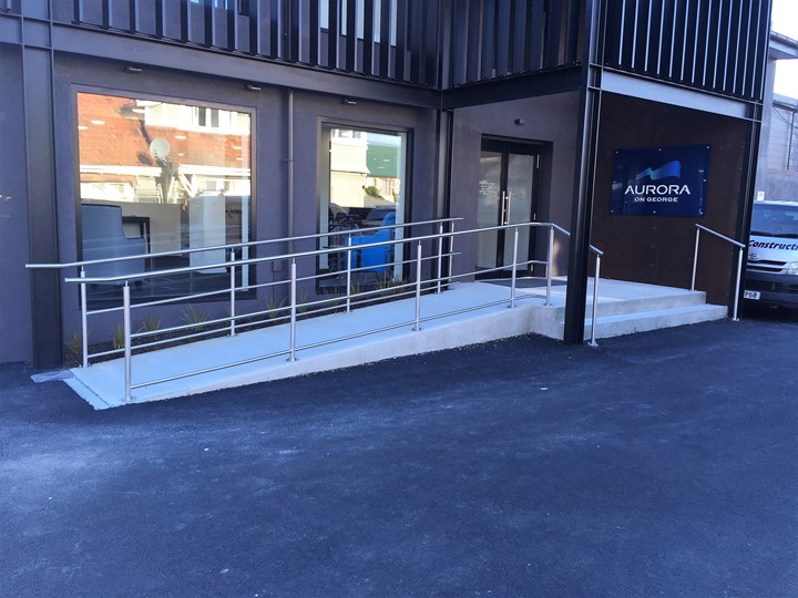 Access ramp handrail in stainless steel